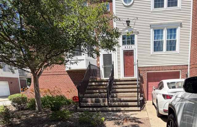 Location, Convenience & Comfort – Steps from Cleveland Clinic!