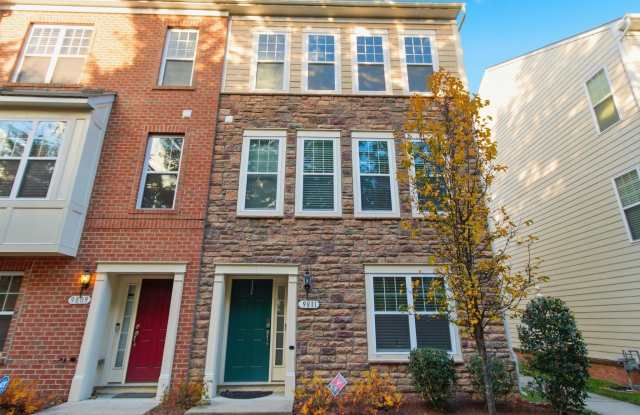 Photo of 9811 WOOD EDGE Way