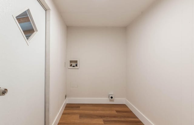 23023 Watergate Circle