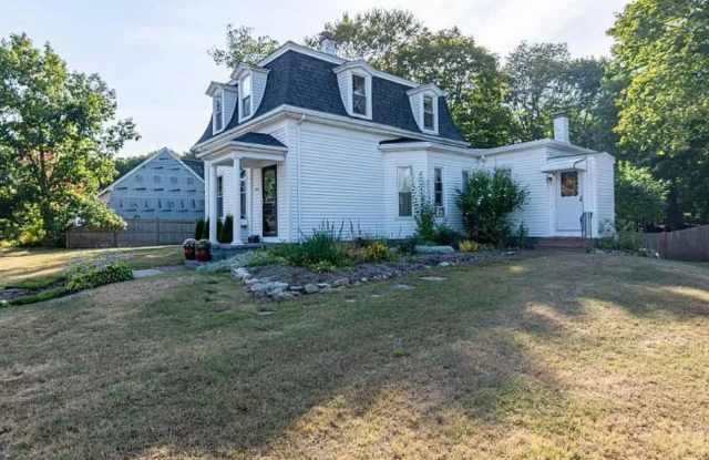 1104 Pleasant Street