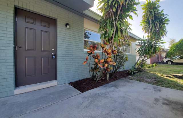 Photo of **This charming 2-bedroom, 1-bathroom duplex offers an open floor plan of living space**