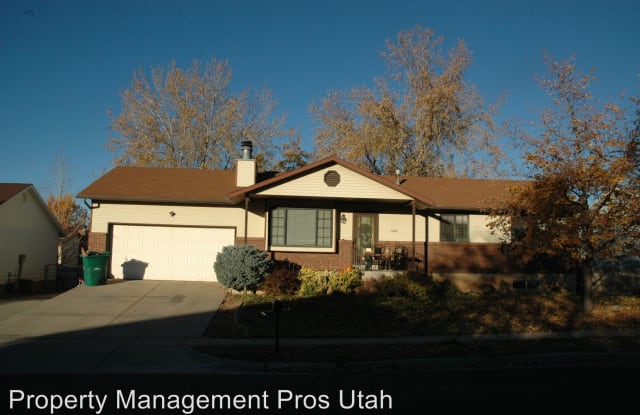 2591 N 1600 E - 2591 N 1600 E, Layton, UT 84040