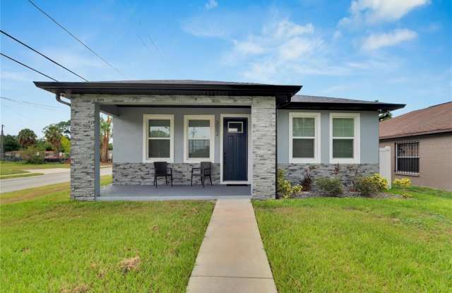 Photo of 3002 E 38TH AVENUE