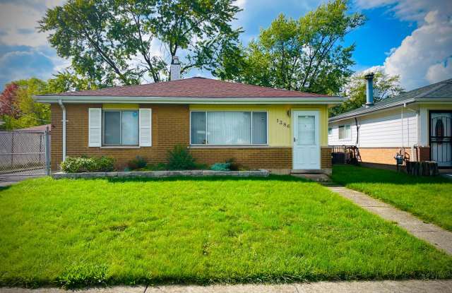 Photo of 3 Bedroom 1.5 Bathroom-Calumet City