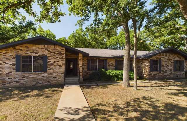 2020 Briarwood Circle
