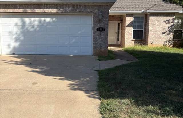 BEAUTIFUL HOME IN GREAT LOCATION!