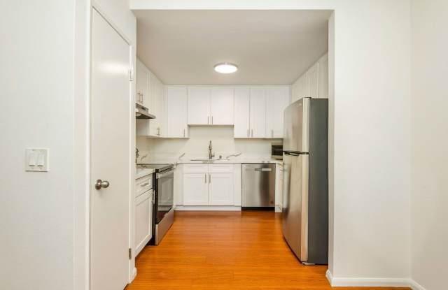 Photo of URBI 1 LLC | 2724 Abbot Kinney Blvd