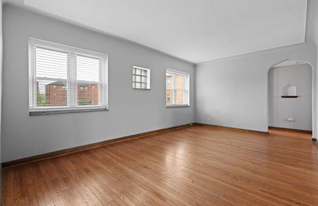5828 Lindenwood Ave 2W | www.southcityspaces.com |