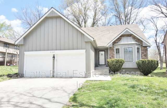 14407 Craig Ave - 14407 Craig Avenue, Grandview, MO 64030