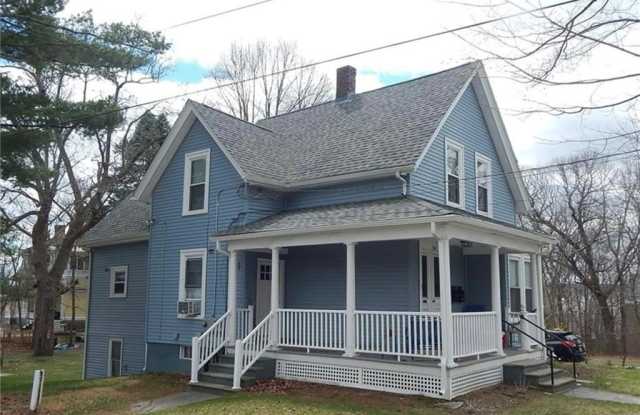 532 Blackstone Street unit: 1