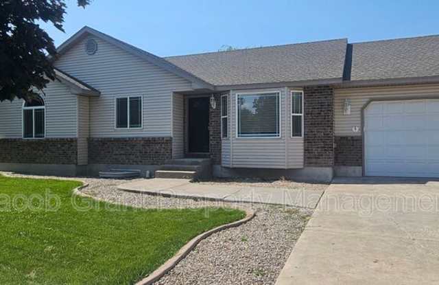 3314 Woodside Drive