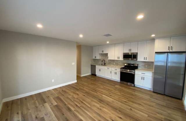 Photo of NEW 4BD/2BA!! Easy Walk to Campus