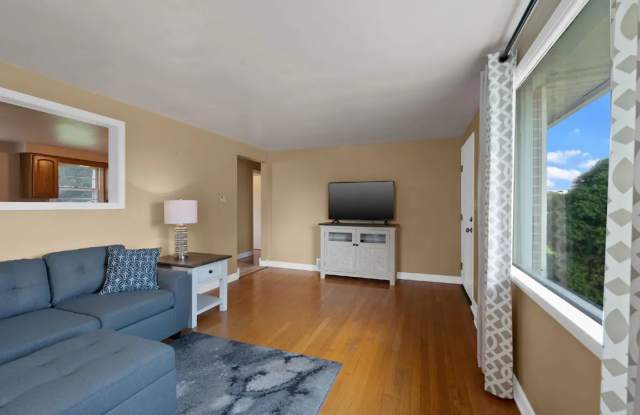 Photo of In the Pocket Packer House-Lambeau Lodging