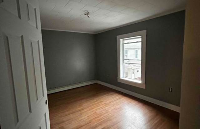 121 Dundaff St 4