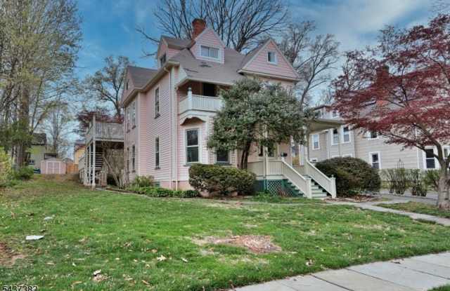44 Christopher St
