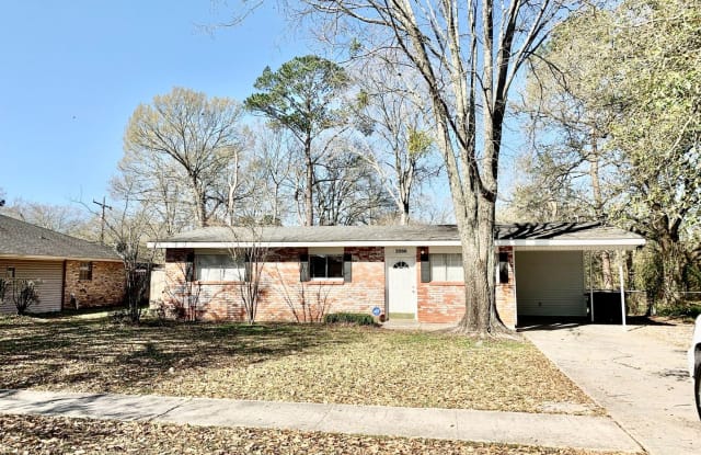 2288 Cedarcrest Ave - 2288 Cedarcrest Avenue, Baton Rouge, LA 70816