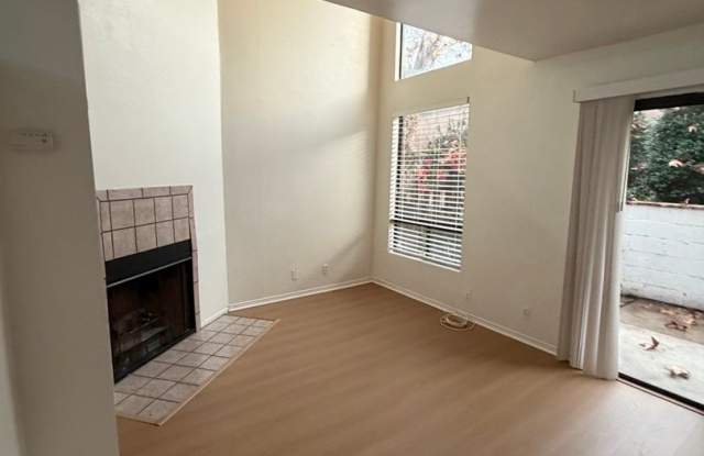 PROMOTION! $500 gift card upon lease signing  move-in.