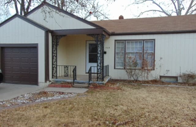 438 N Edgemoor Dr - 438 North Edgemoor Drive, Wichita, KS 67208