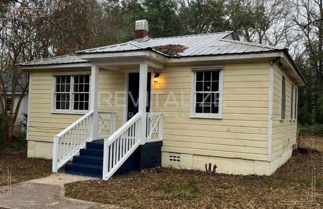 2 Bed/1 Bath Home in Mobile!
