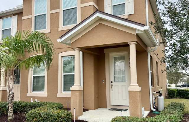 FOR RENT - Beautiful end unit townhouse in Clermont - Waterbrooke