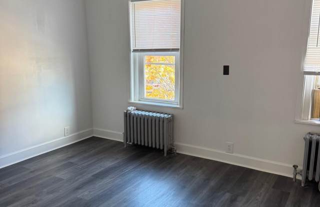4820 LONGSHORE Avenue unit: 2Nd Floor
