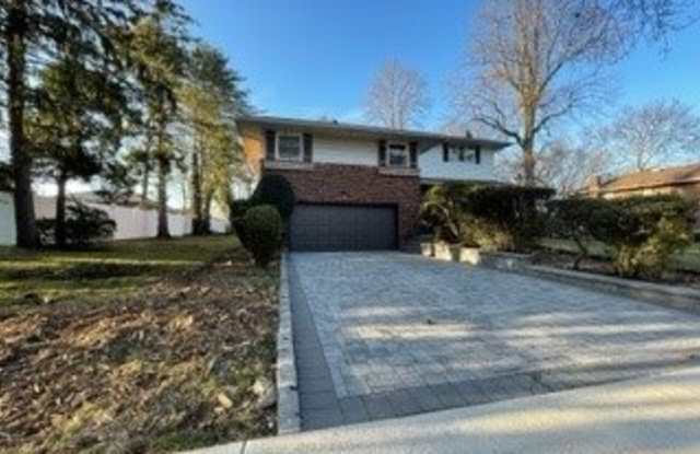 30 Berkley Lane - 30 Berkley Lane, Syosset, NY 11791