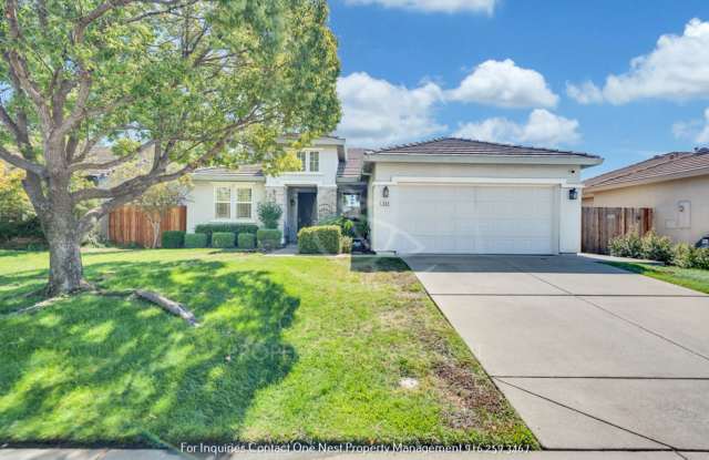 3 bdrm 2 bth, East Lincoln large backyard