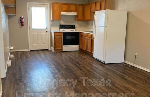 Photo of 705 Miracle Ln Apt #A