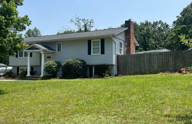 311 OAKRIDGE DRIVE