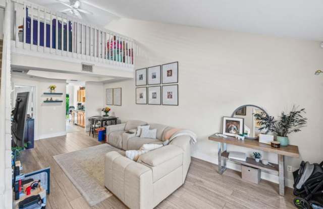 318 SE 23rd Avenue, Boynton Beach, FL 33435