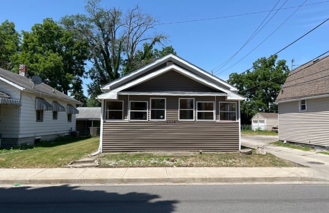 2018 Brooklyn Ave - 2018 Brooklyn Avenue, Fort Wayne, IN 46802