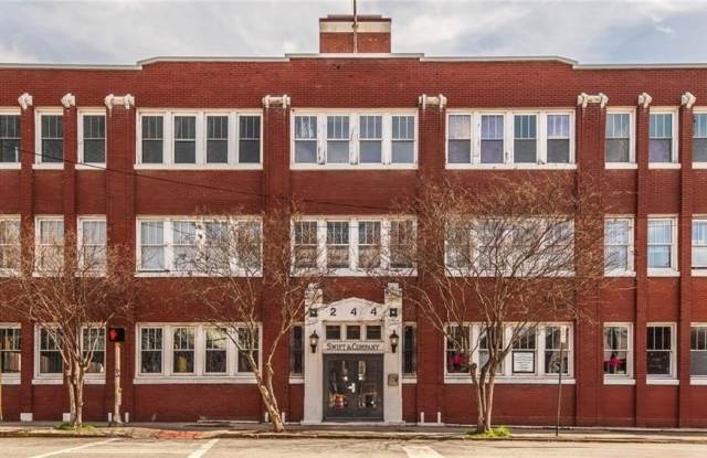 Photo of 244 Peters Street SW