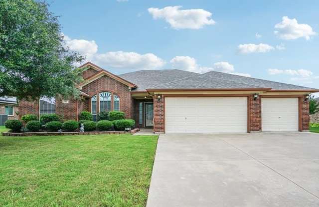 Photo of 613 W Sheila Circle