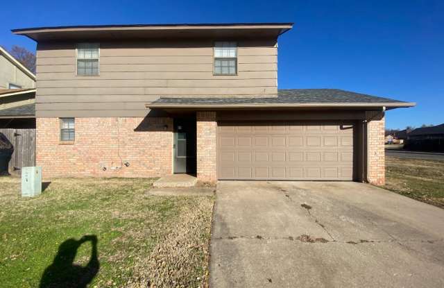 Spacious 3 Bedroom House - 1140 North Eagle Lane, Oklahoma City, OK 73127