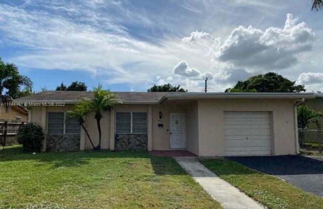 6880 Scott St - 6880 Scott Street, Hollywood, FL 33024