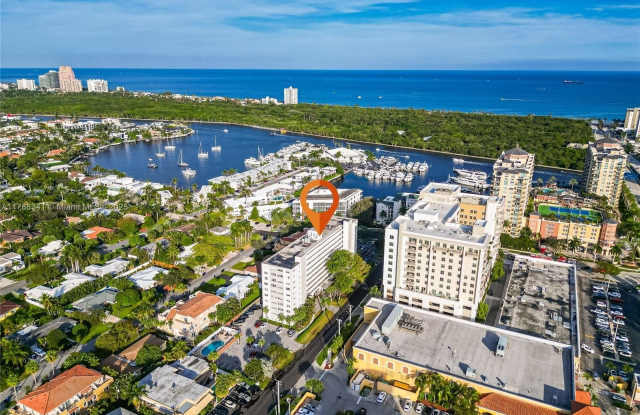 Photo of 2555 NE 11th St