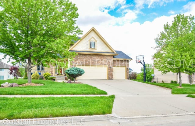 545 Spyglass Ln - 545 Spyglass Lane, Waukee, IA 50263