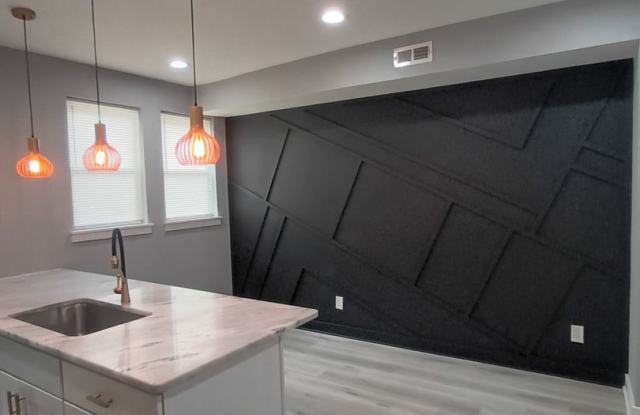 Newly Renovated 3BD/1BA Hunting Park - Available Now!!!