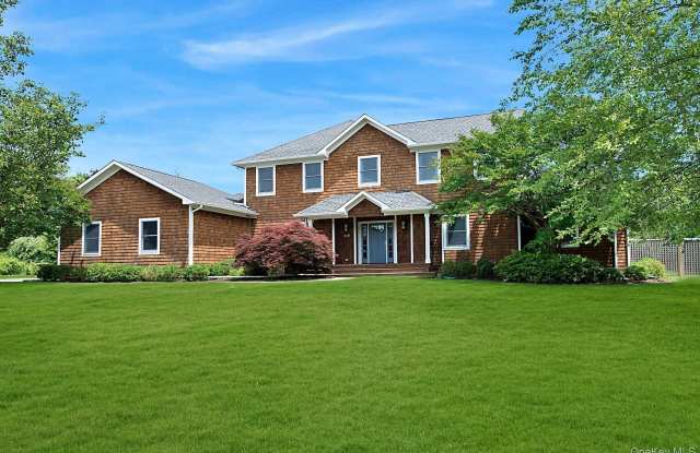 450 Stirling Woods Lane