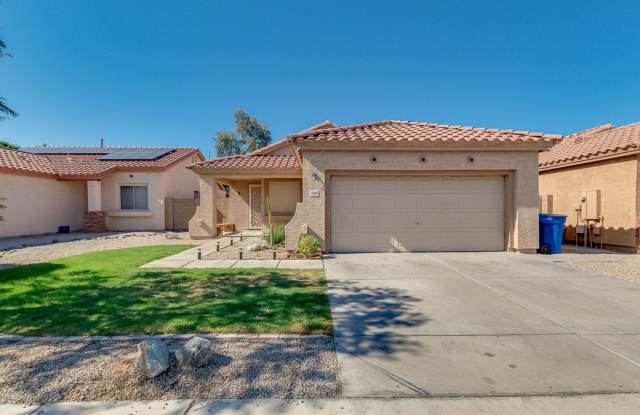 Beautifully Remodeled 3BR Home with Pool Near Downtown Chandler