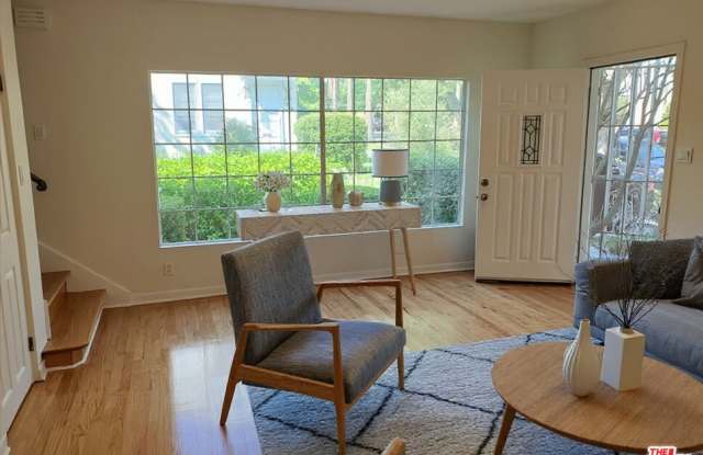 Photo of 1037 S Longwood Ave