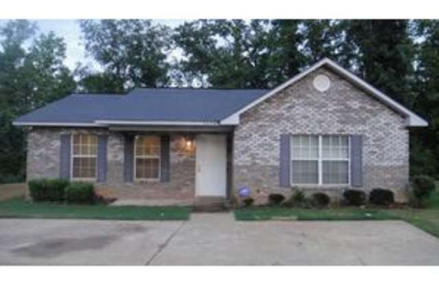 Single Family Home For Rent This August! - 2006 Longview Court, Auburn, AL 36832