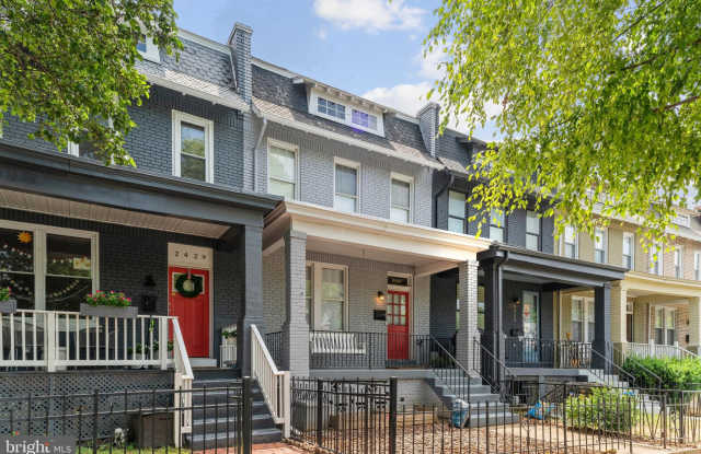 2427 3RD STREET NE