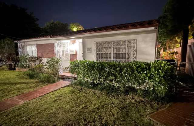 3600 SW 26th St