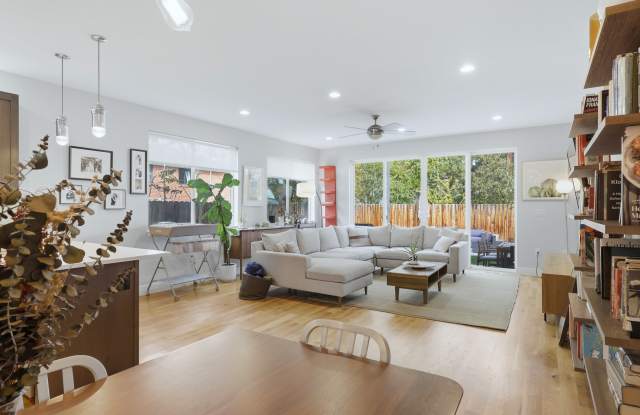 1497 West 44th Avenue