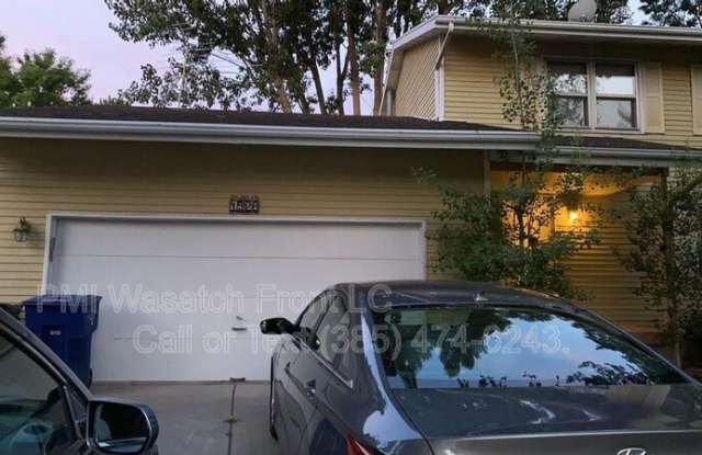 1526 E Braintree Ct