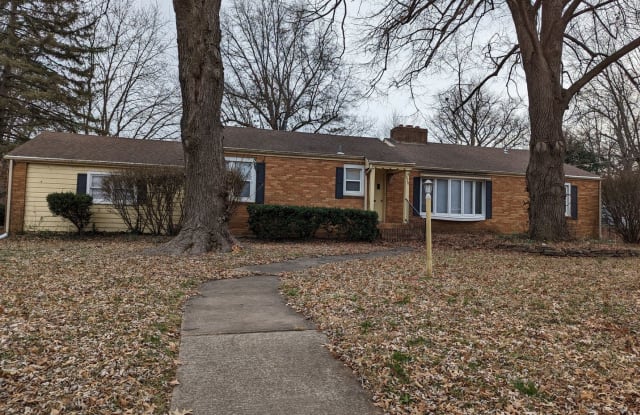 1028 E Linwood Cir - 1028 East Linwood Circle, Springfield, MO 65807