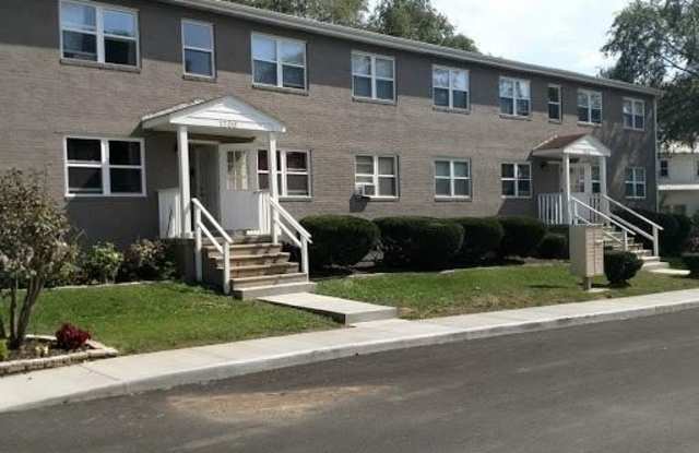 Photo of 1704 ROBERTS Street unit: 1