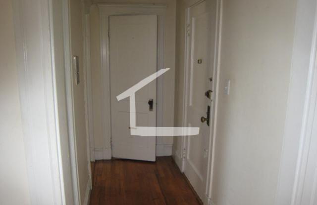 NO FEE 9/1 Studio In front of Whole Foods Close To BU and BC HeatHE Inc New Bathroom