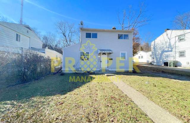 Big 3-Bedroom, 1-Bath Home with Large Yard and Driveway in Dayton, Ohio